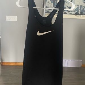 Nike dri fit tank top size medium